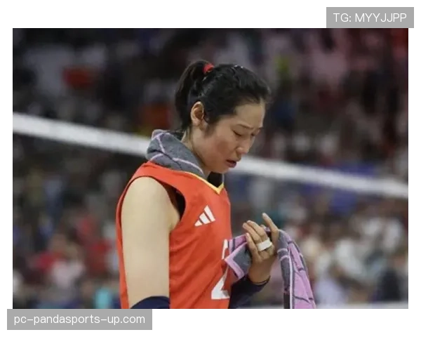 朱婷连家都懒得回，训练完又直奔豪宅，普通人这生活得多累啊？