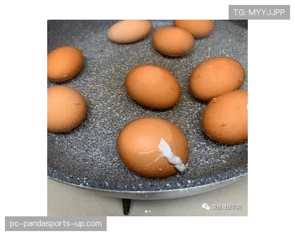 皮斯托瑞斯家的冰箱里塞满蛋白粉，连狗都只吃鸡胸肉