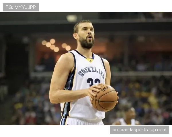 小加索尔高位策应改变灰熊进攻结构