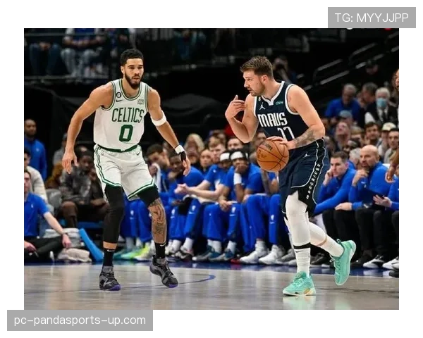 塔图姆突破拉开与东契奇得分差距，提升球队关键回合表现