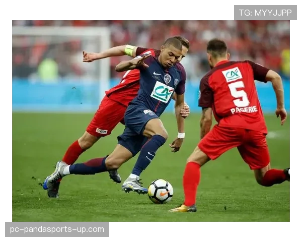 巴黎圣日耳曼在姆巴佩缺席后，团队协作与整体性是否更趋成熟？