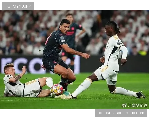 楚阿梅尼与罗德里：防守型中场战术角色与数据对比分析